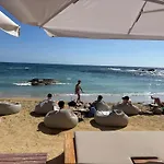 Royal Seacrest Luxe 2b Poolside Apartment Paphos