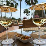 Royal Seacrest Luxe 2b Poolside * Paphos