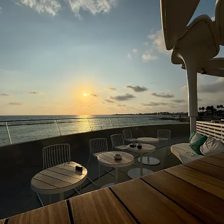 Royal Seacrest Luxe 2b Poolside Paphos