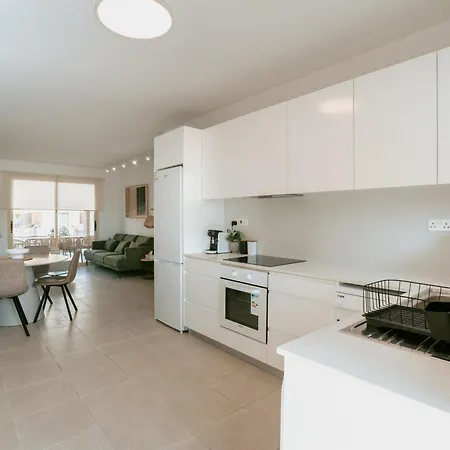 Royal Seacrest Luxe 2b Poolside