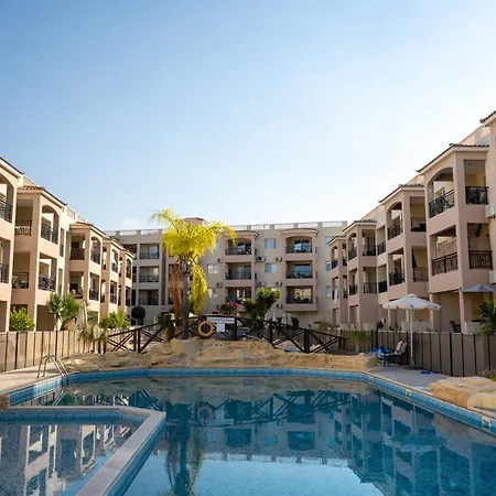 Royal Seacrest Luxe 2b Poolside Appartement