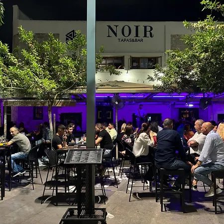 Royal Seacrest Luxe 2b Poolside Appartement