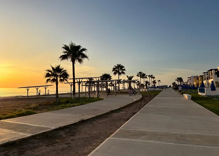 Royal Seacrest Luxe 2b Poolside * Paphos