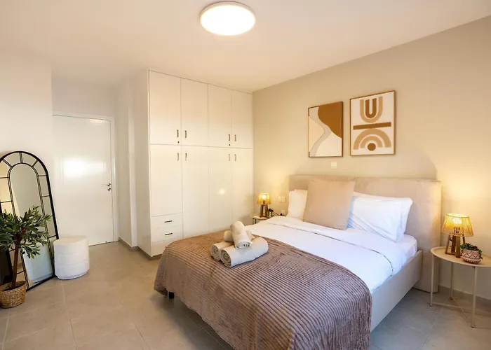 Royal Seacrest Luxe 2b Poolside *