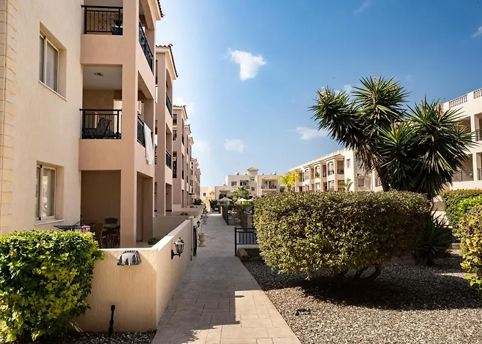 Royal Seacrest Luxe 2b Poolside *