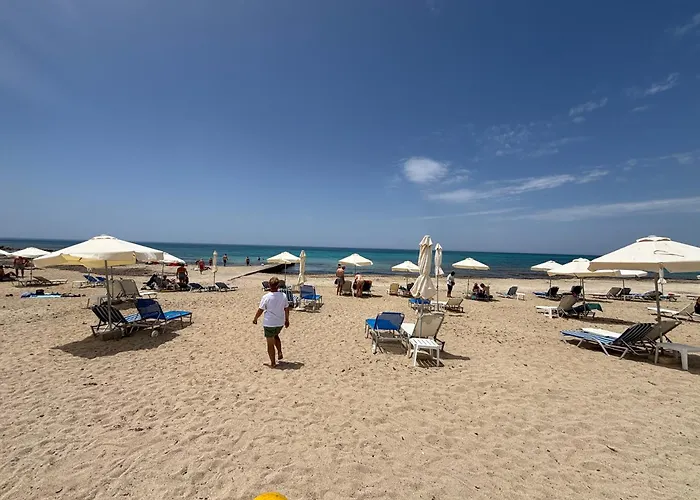 Royal Seacrest Luxe 2b Poolside