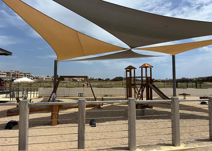 Royal Seacrest Luxe 2b Poolside * Paphos