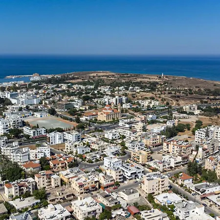 Royal Seacrest Luxe 2b Poolside アパート