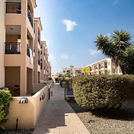 Royal Seacrest Luxe 2b Poolside *