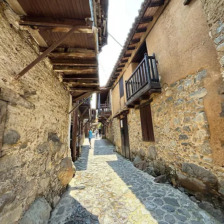 Royal Seacrest Luxe 2b Poolside パ フォス