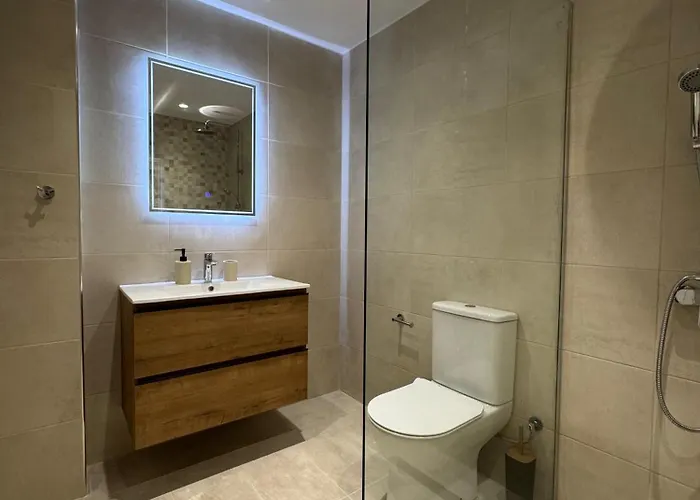 Lägenhet Royal Seacrest Luxe 2b Poolside Paphos