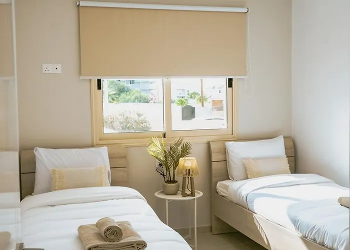 Royal Seacrest Luxe 2b Poolside Lägenhet Paphos