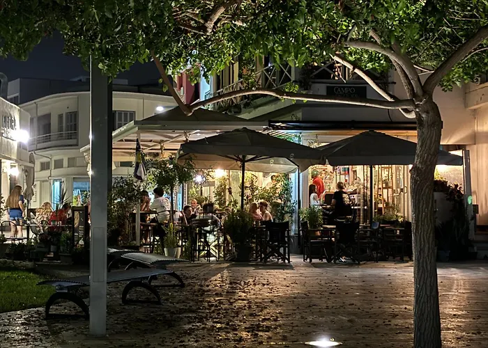 Royal Seacrest Luxe 2b Poolside Paphos